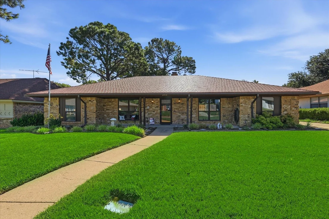 Photo of 2509 Radcliffe Drive