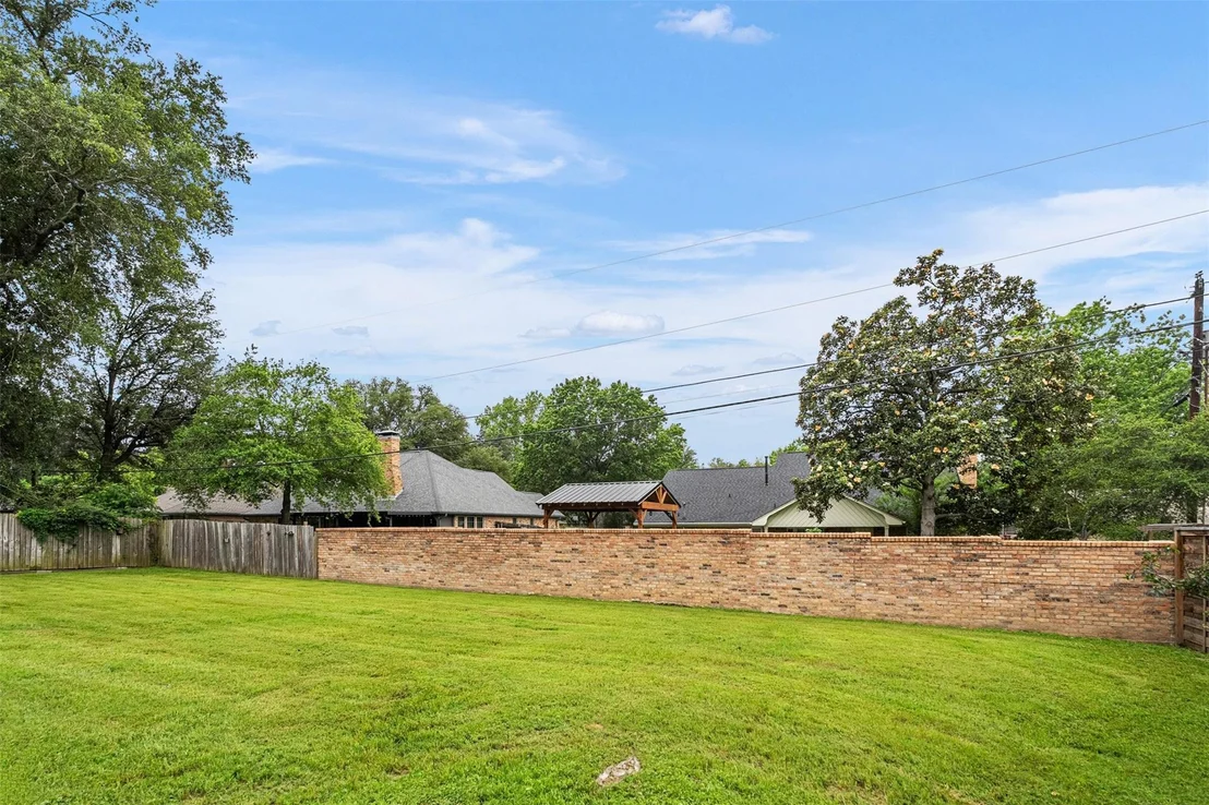 Photo of 1102 Mill Run Road