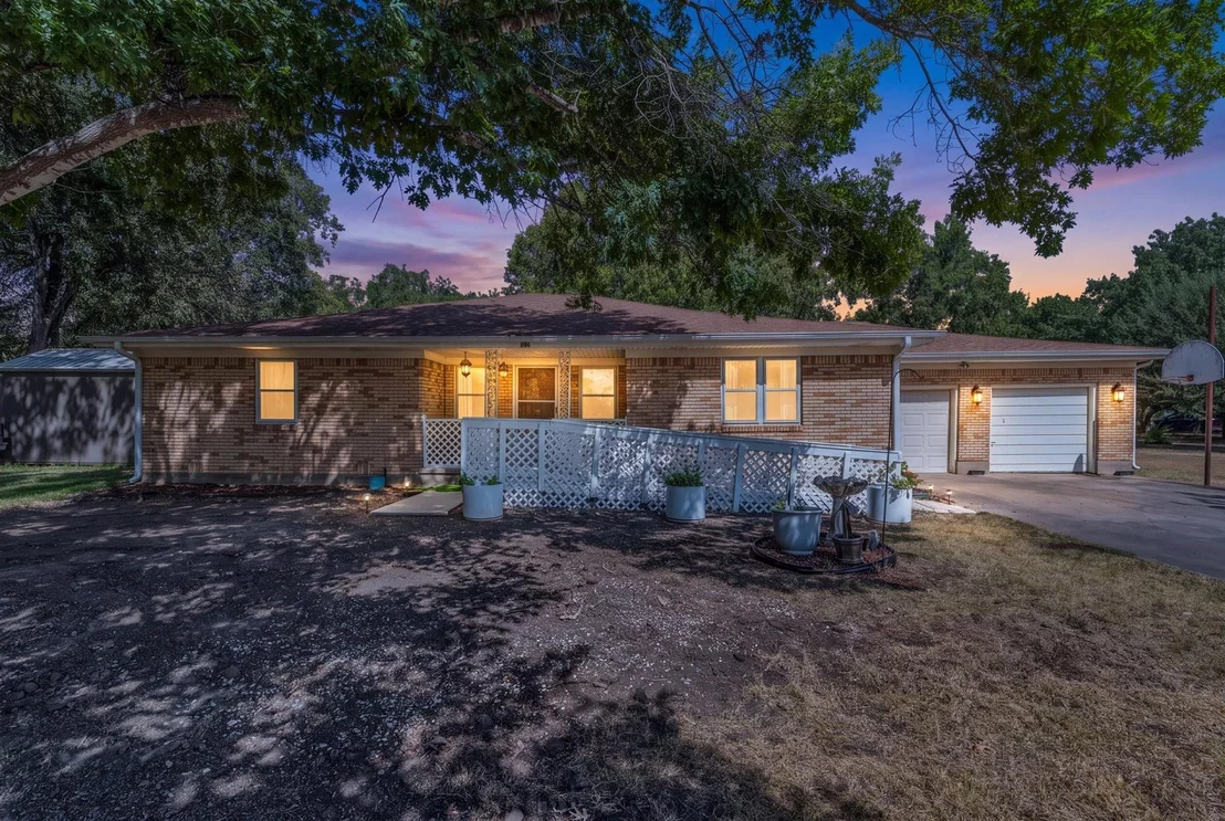 Photo of 896 Randy Drive