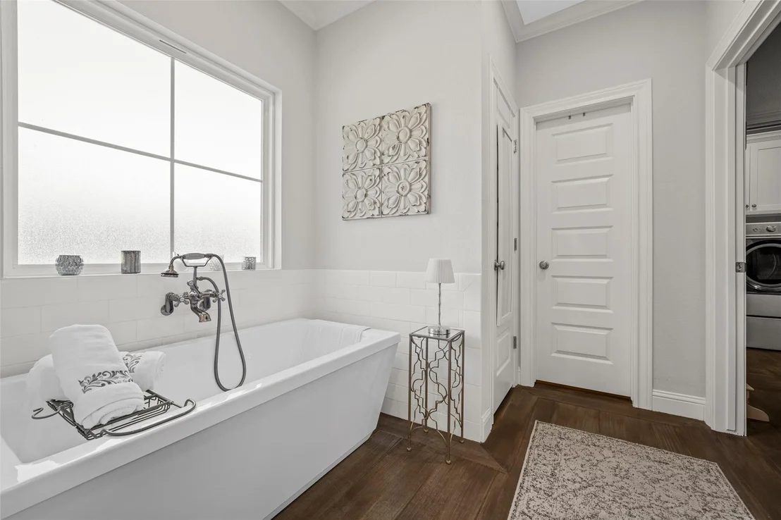 Photo of 320 Kandus Cove