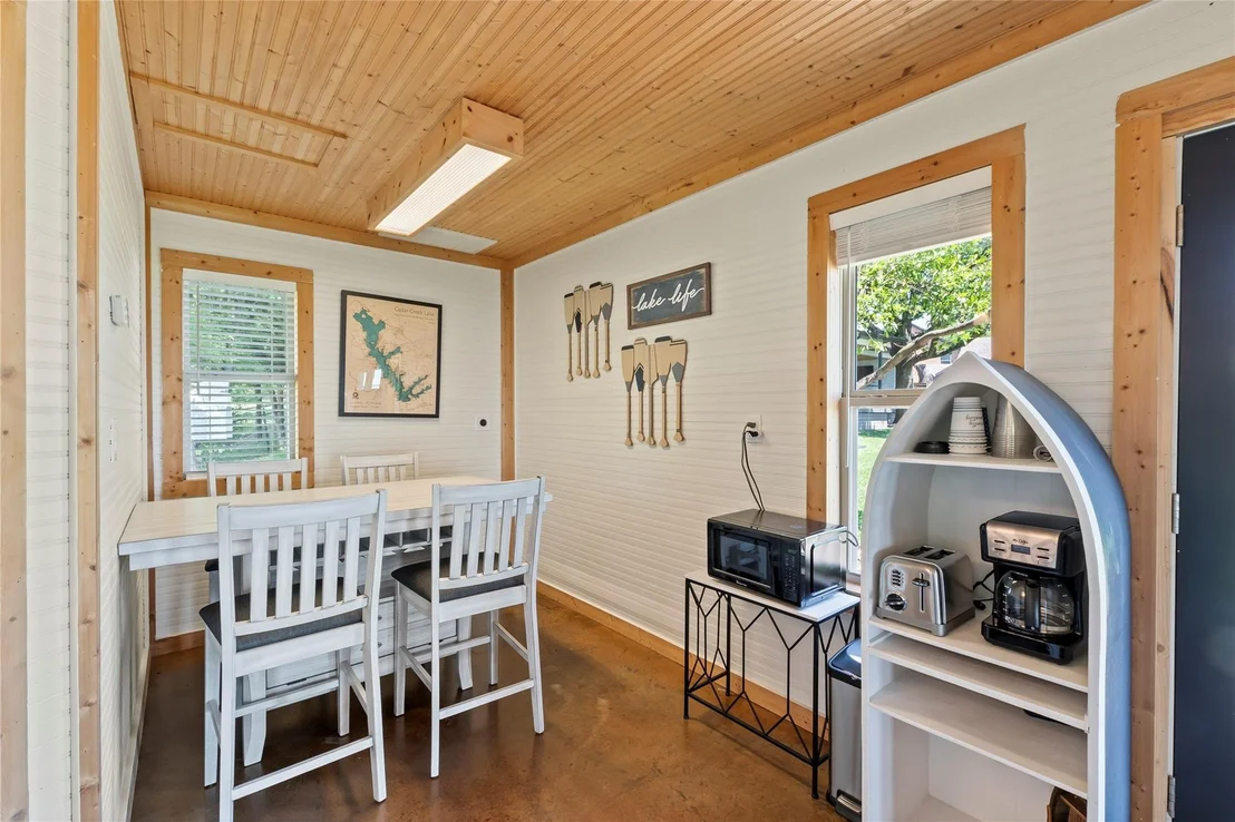 Photo of 1301 Oak Hill Drive
