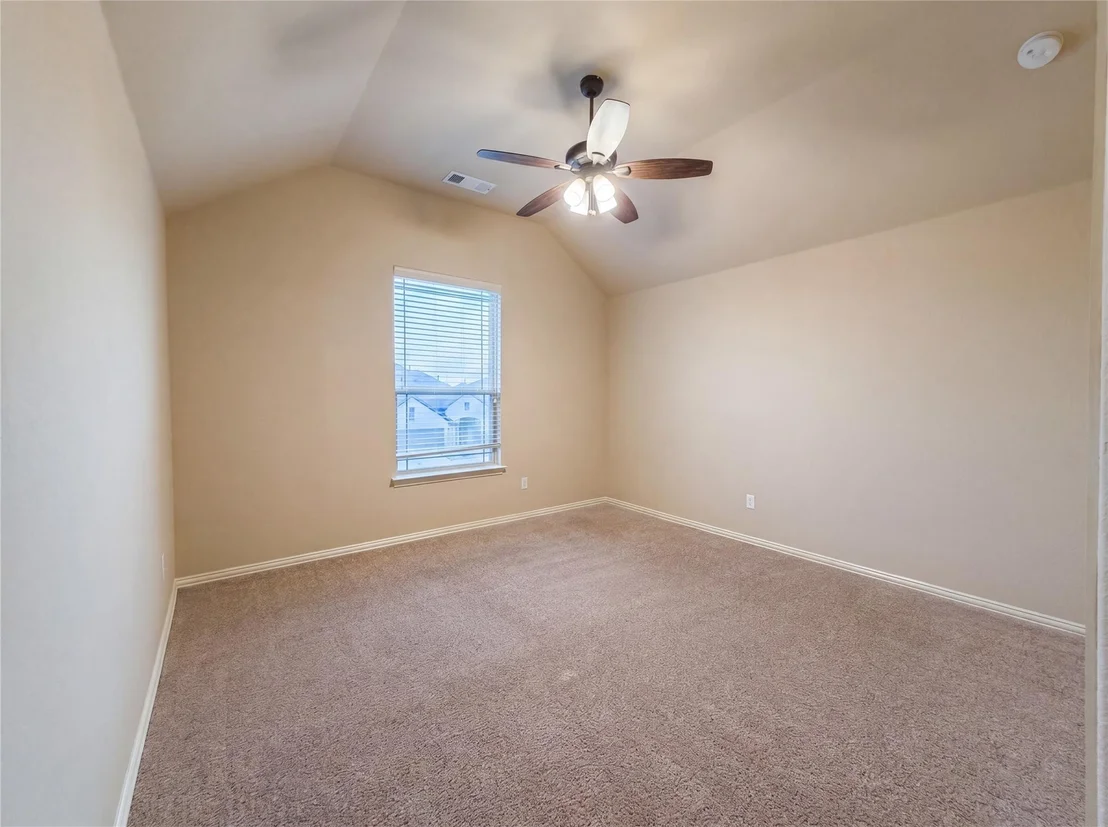 Photo of 725 Lyndhurst Drive
