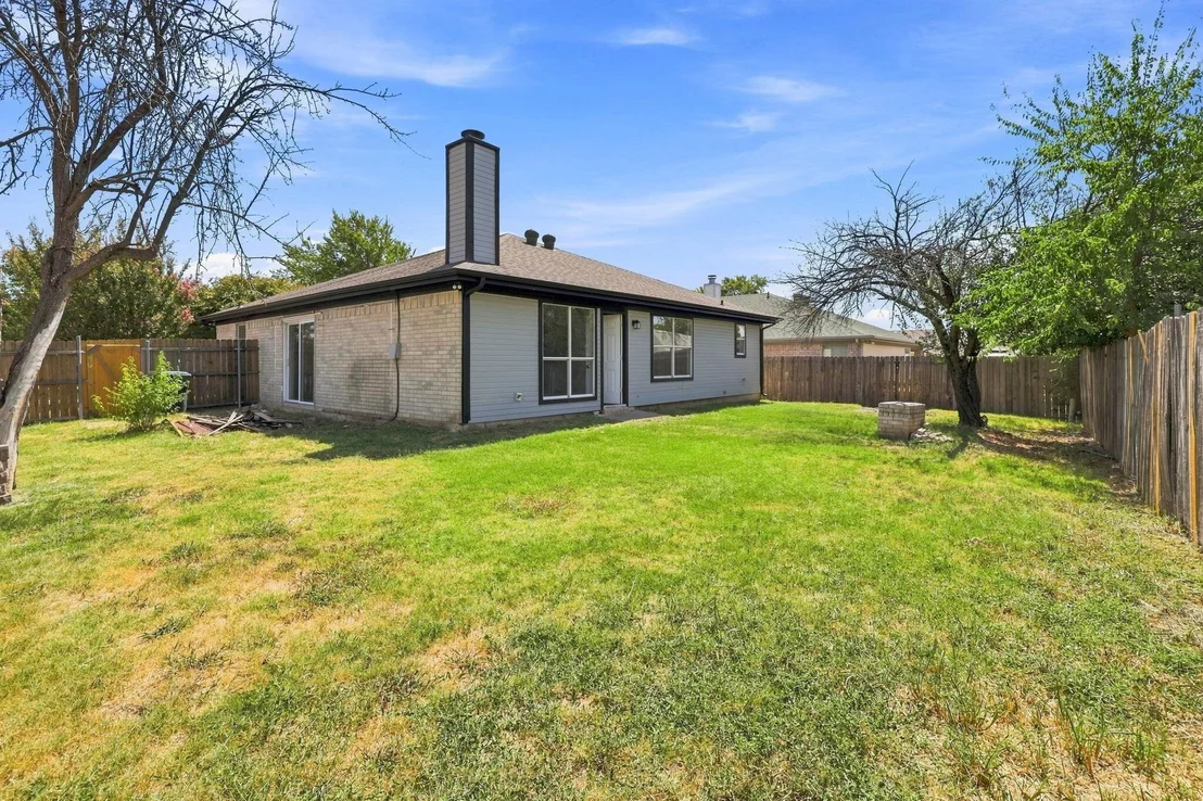 Photo of 8195 Waterside Trail