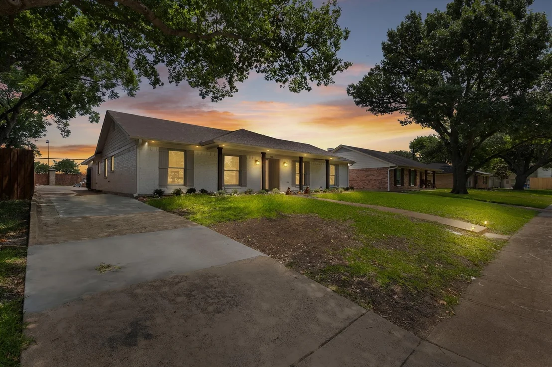 Photo of 908 Vinecrest Lane
