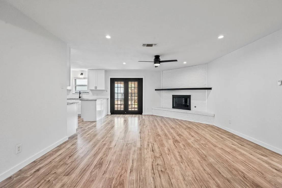Photo of 600 Circleview Drive N