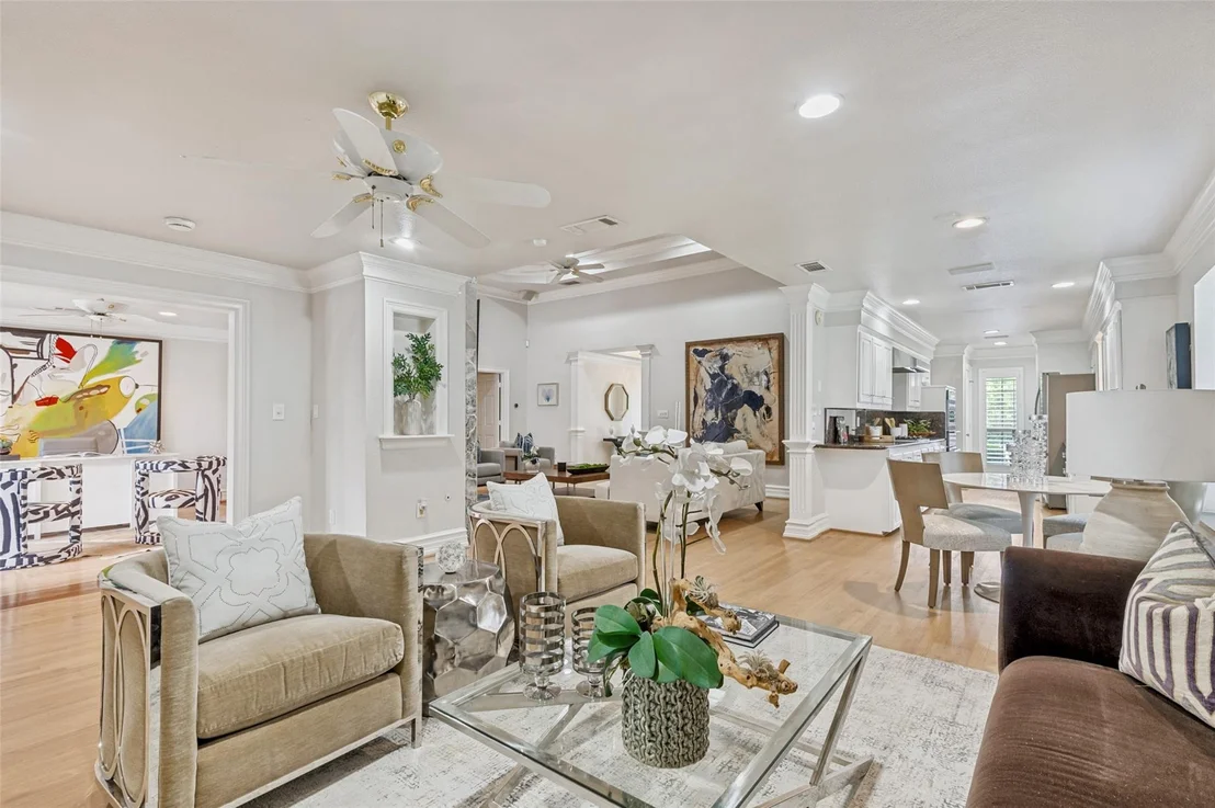 Photo of 5322 W Mockingbird Lane