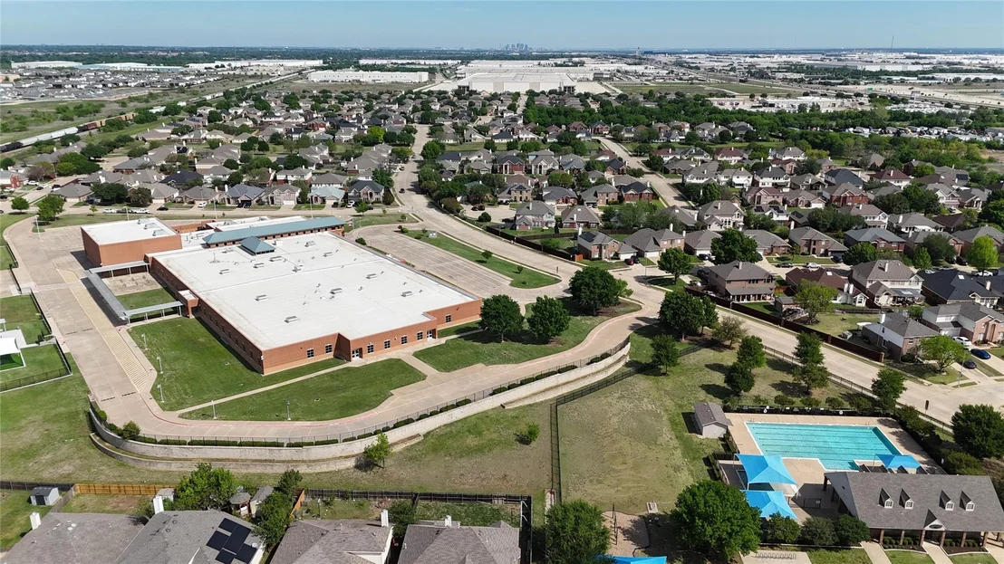 Photo of 421 Roundrock Lane