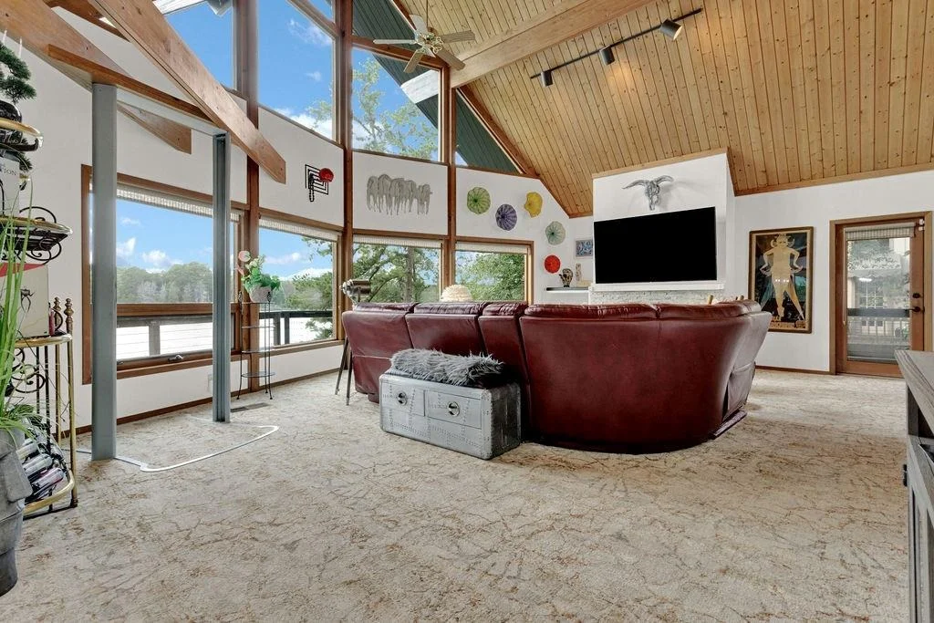 Photo of 334 Hideaway Lane Central