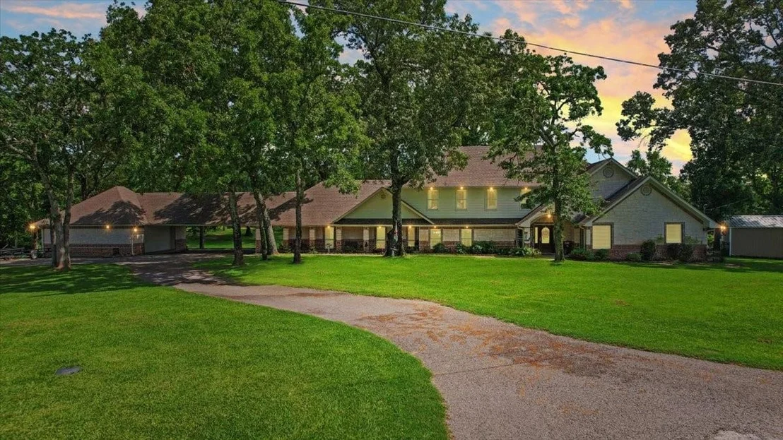 Photo of 6130 Peninsula Circle