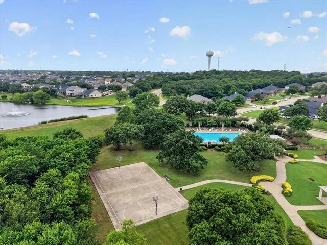 Photo of 2633 Lakeside Drive
