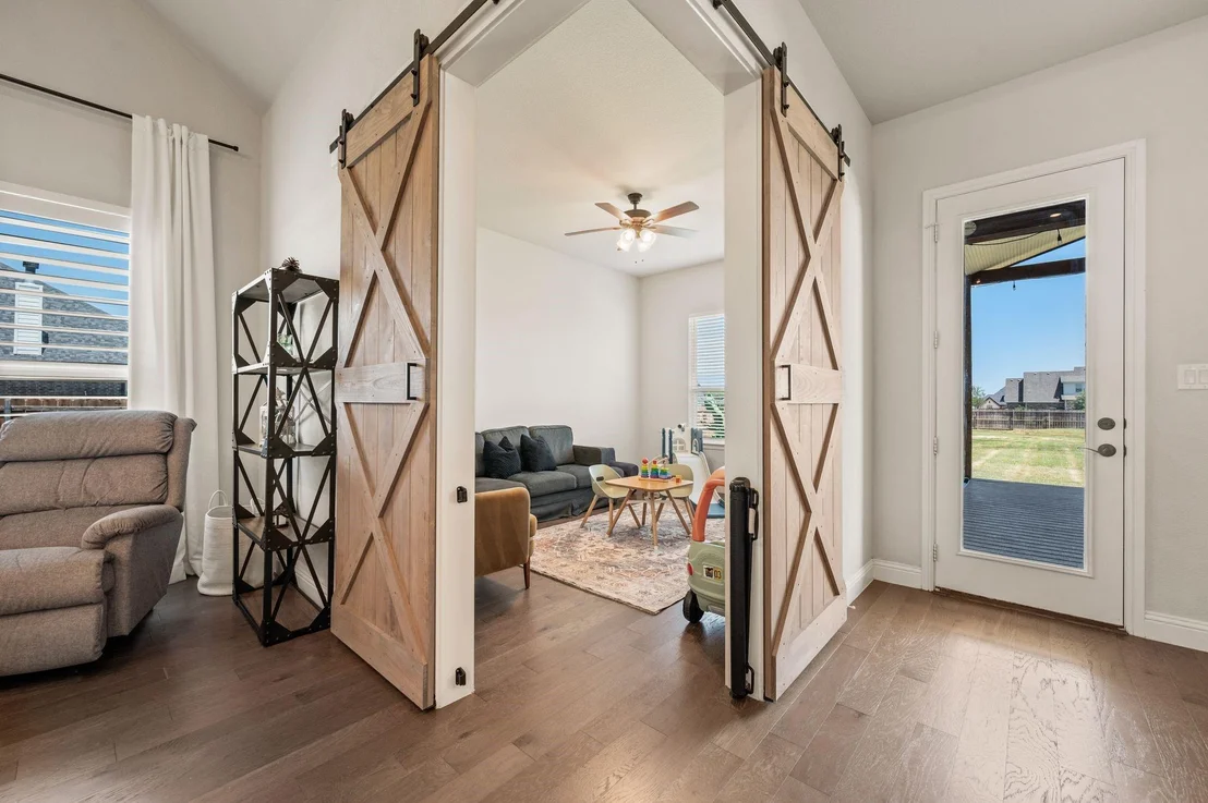 Photo of 8908 Lazy Oak Drive