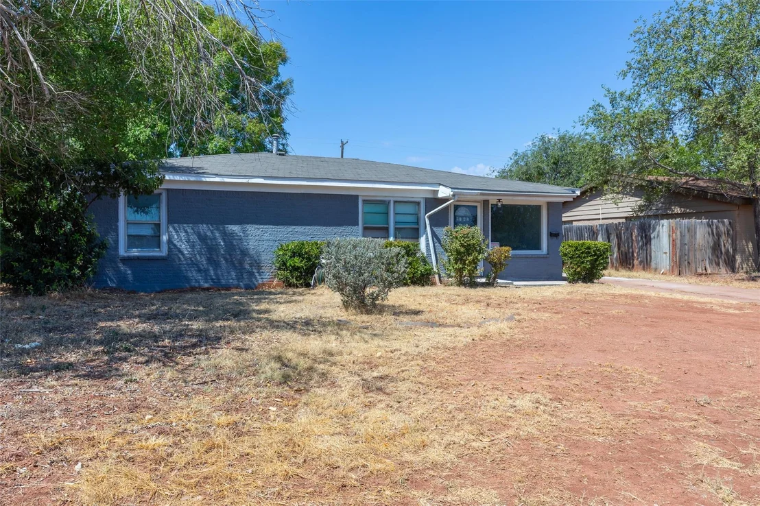 Photo of 2142 N Mockingbird Lane