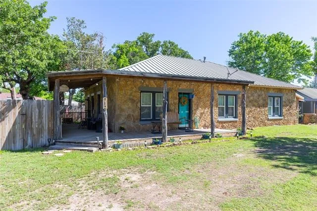 Photo of 712 Tanglewood Drive