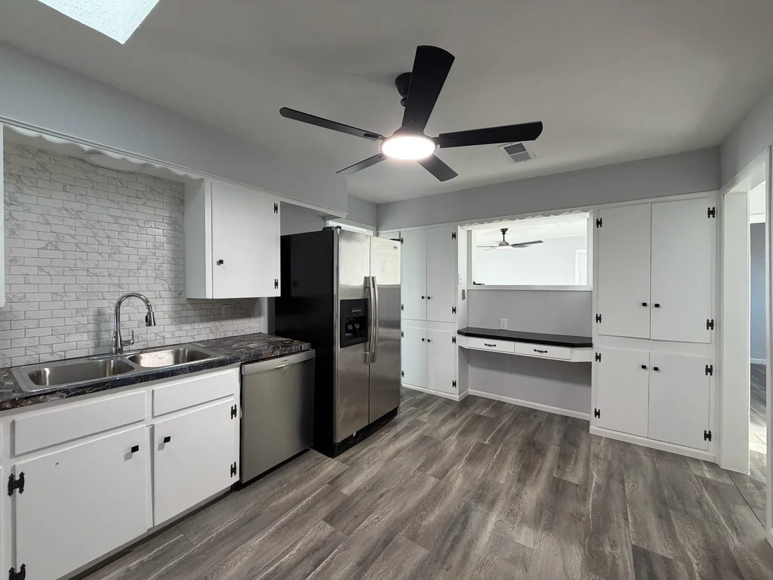 Photo of 5211 Longshore Drive