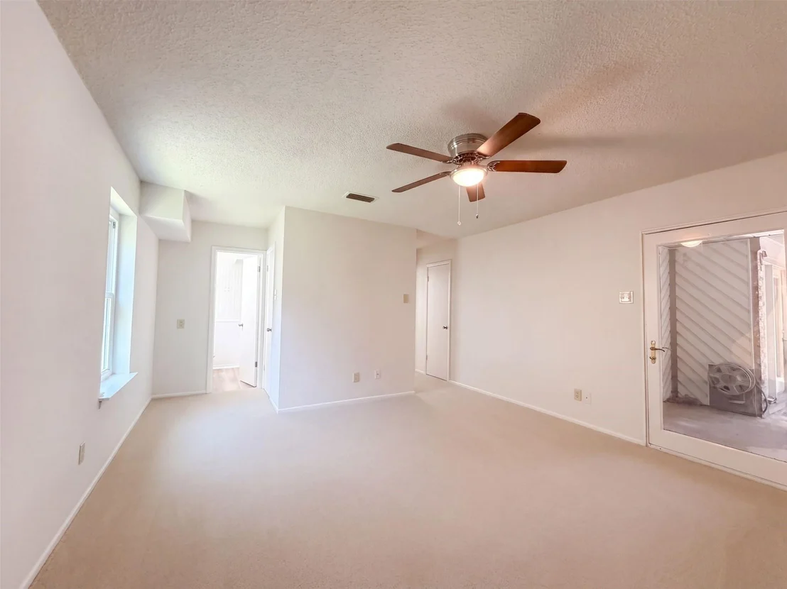 Photo of 1136 Kris Street