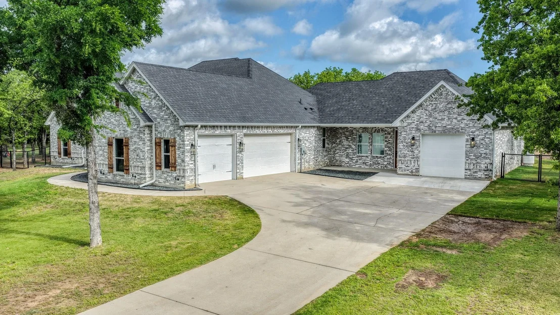 Photo of 115 Post Oak Way