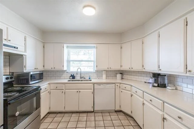 Photo of 2349 Cooke Street