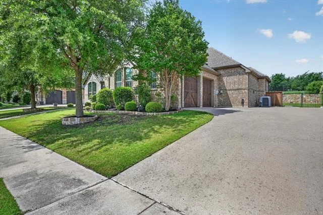 Photo of 4500 Knoll Ridge Drive