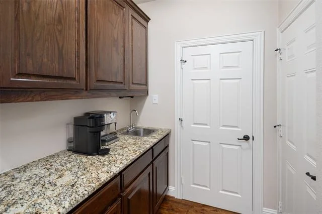 Photo of 1737 Mapleleaf Drive