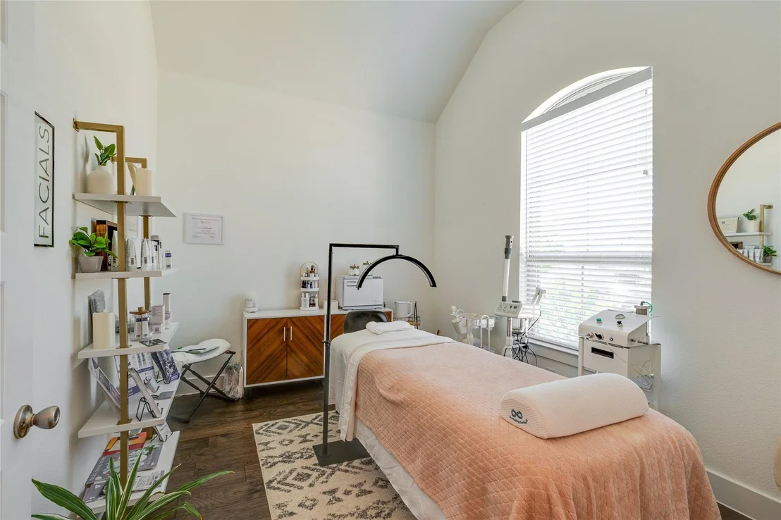 Photo of 704 Wycliffe Drive