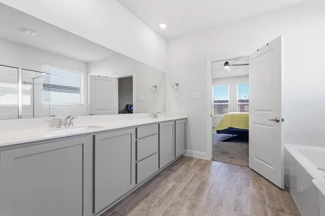 Photo of 10421 Table Bluff Street