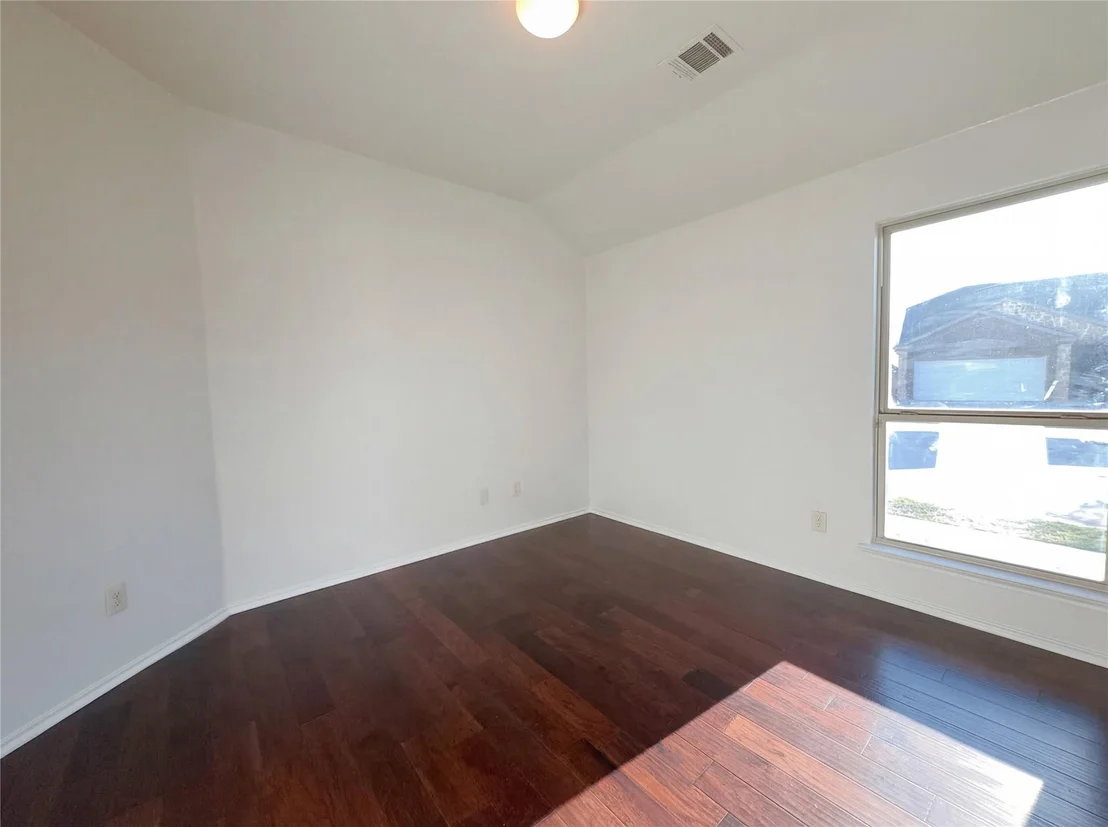 Photo of 5591 Coventry Drive
