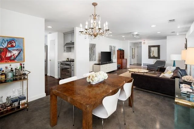 Photo of 622 N Brookside Drive