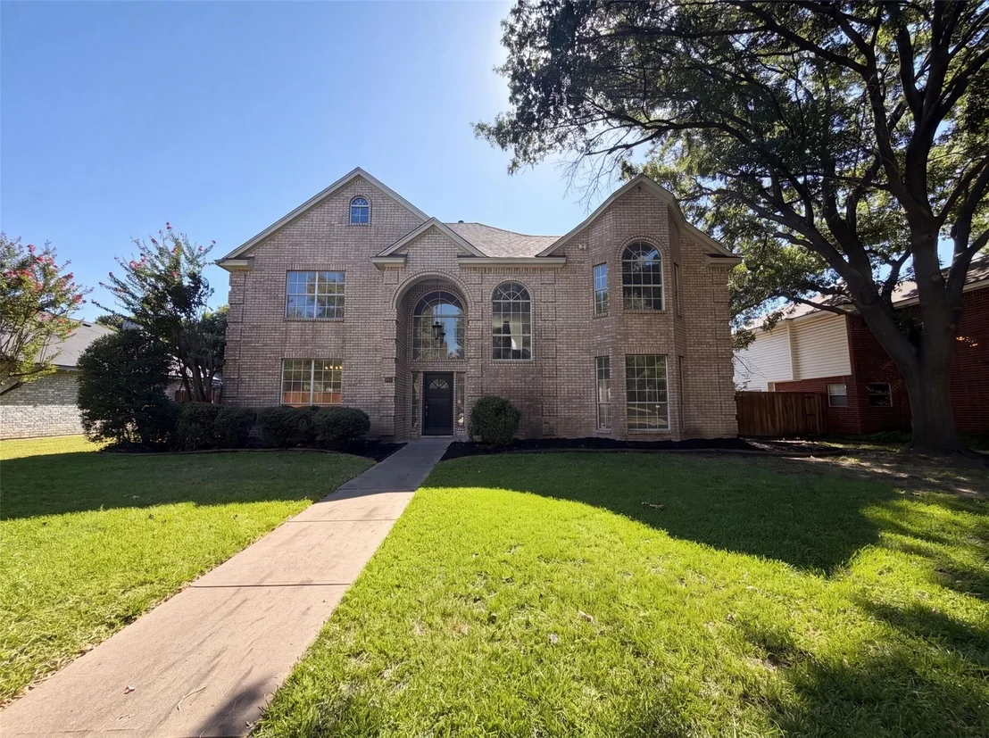 Photo of 905 Ridgemont Drive