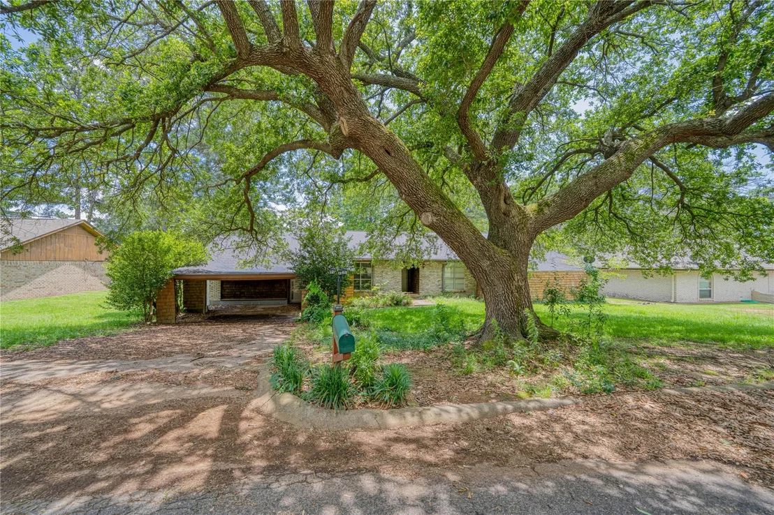 Photo of 1006 Rikkity Lane