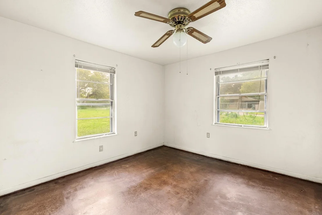 Photo of 1516 Bryan Avenue