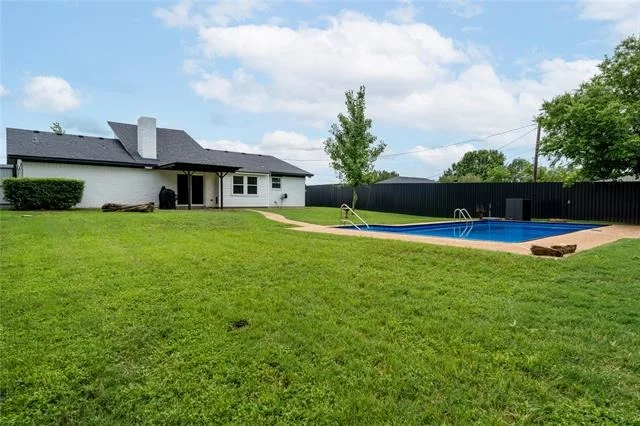 Photo of 139 Moses Manor Drive