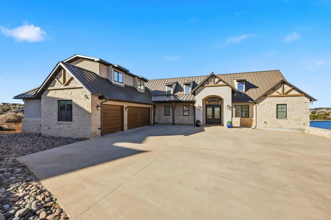 Photo of 7105 W Hells Gate Drive