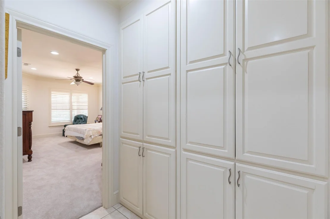 Photo of 2301 Lynbrook Drive