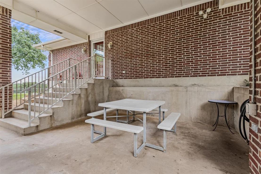 Photo of 339 Colwell Road
