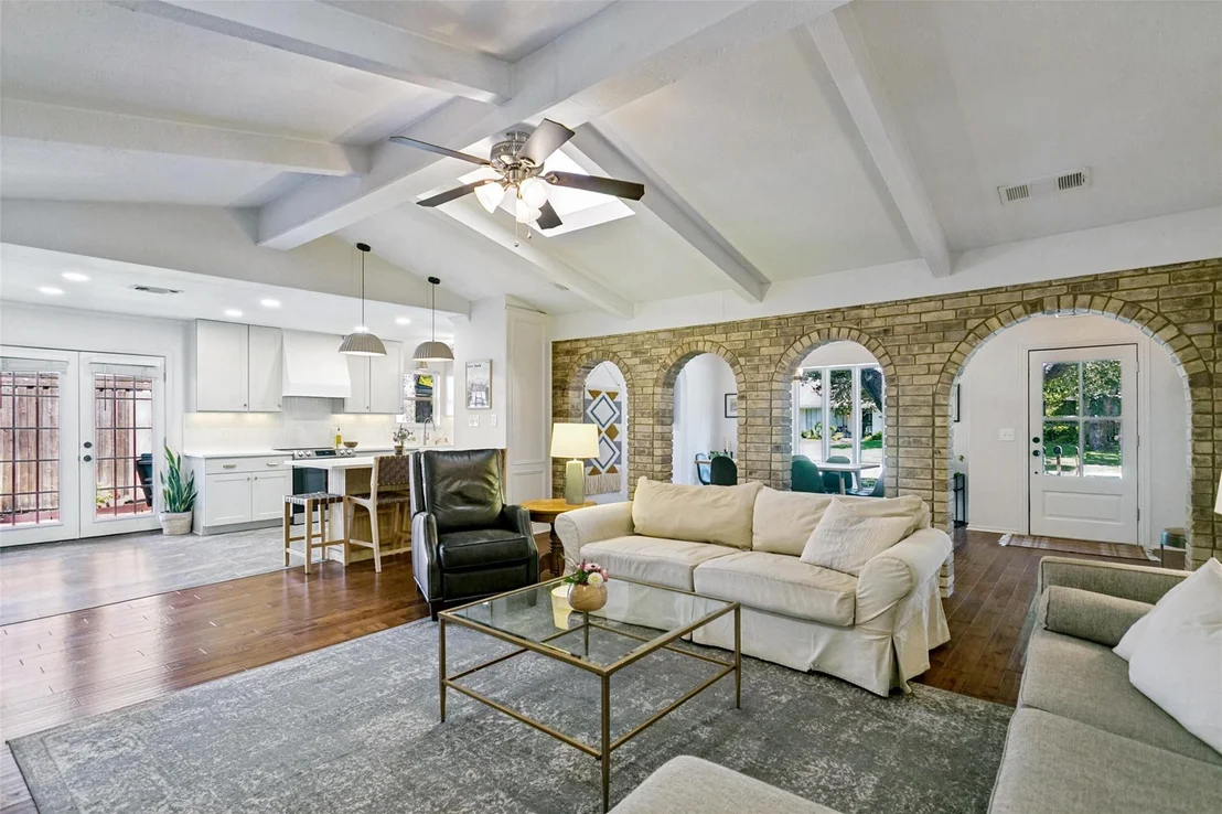 Photo of 2736 Grandview Drive