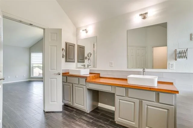 Photo of 18 Hideaway Court