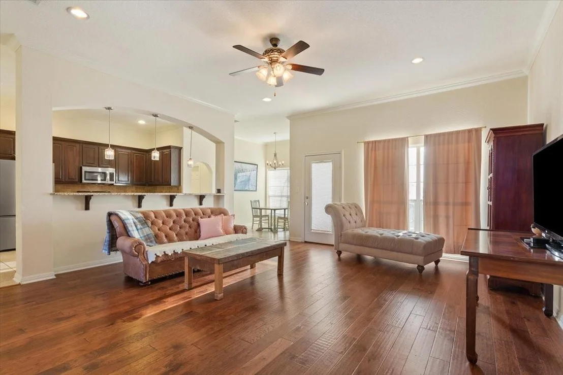 Photo of 900 Queen Elizabeth Drive