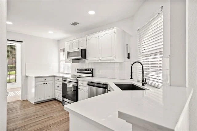 Photo of 381 Arbor Lane
