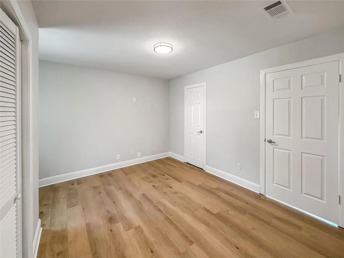 Photo of 100 W Pleasantview Drive