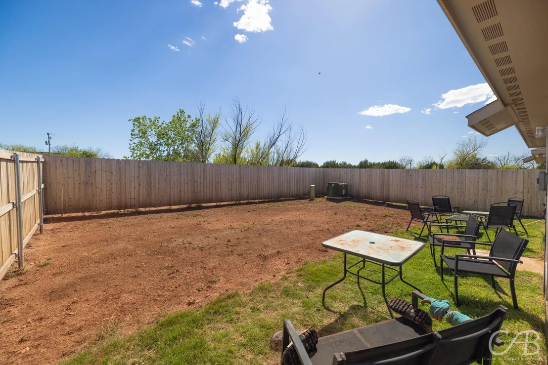 Photo of 7910 Vineyard Drive