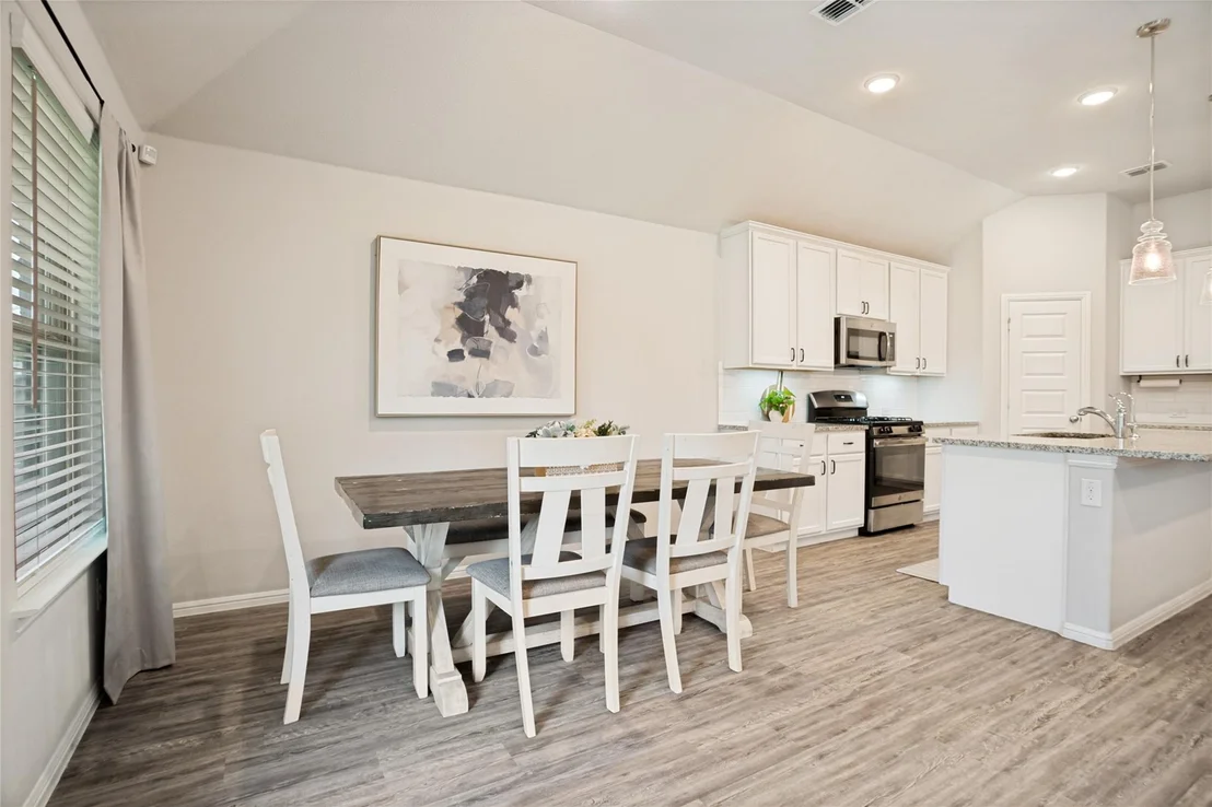 Photo of 925 Royal Lane