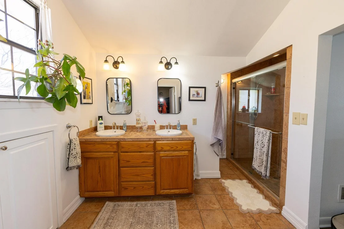 Photo of 325 MOHAWK