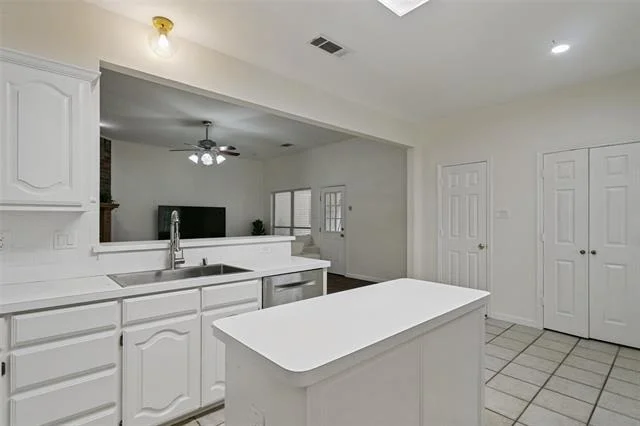 Photo of 724 Bluebonnet Drive