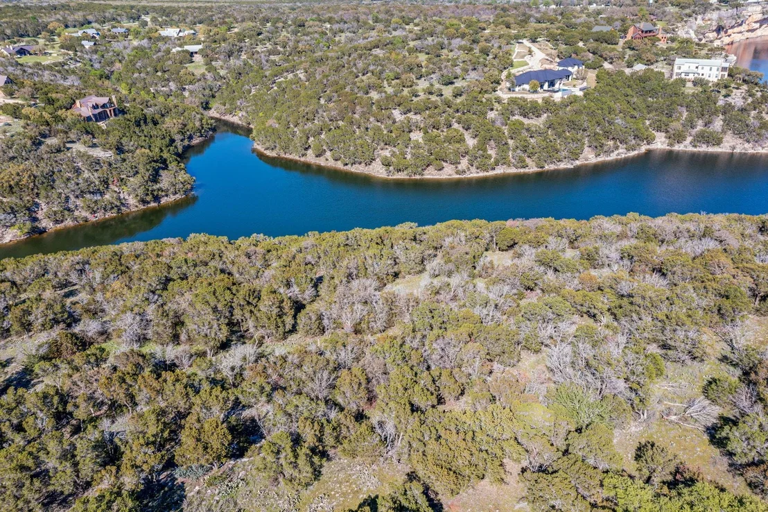 Photo of 1021 Lakeside Lane
