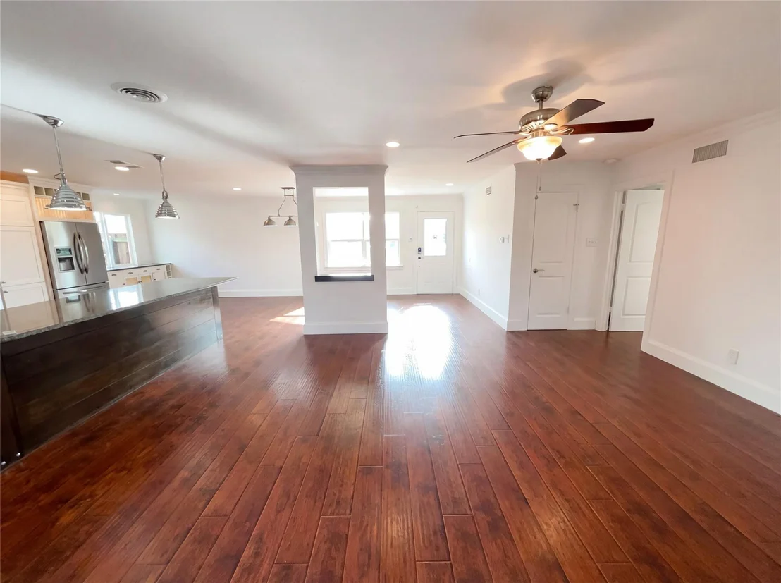Photo of 8541 Strathmore Drive