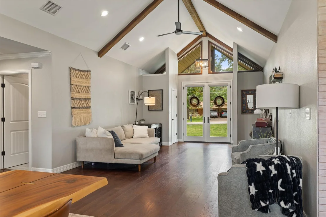 Photo of 237 E Hideaway Lane