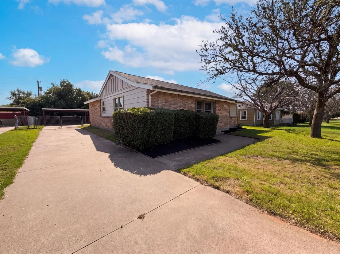 Photo of 2901 Acton School Road