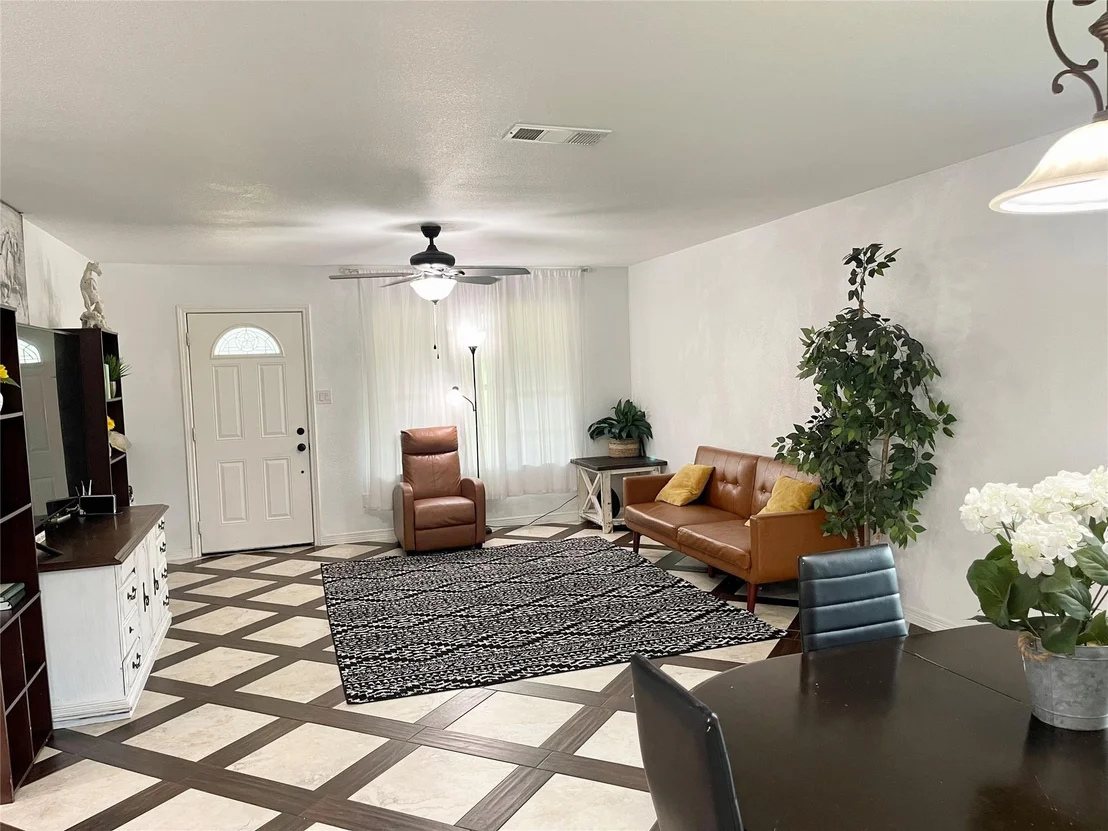Photo of 1581 County Road 1079