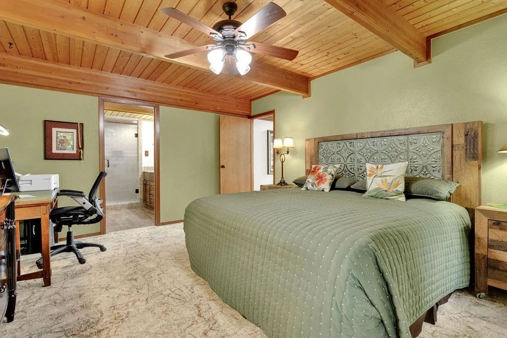 Photo of 334 Hideaway Lane Central
