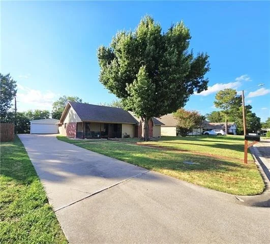 Photo of 804 Crestline Drive